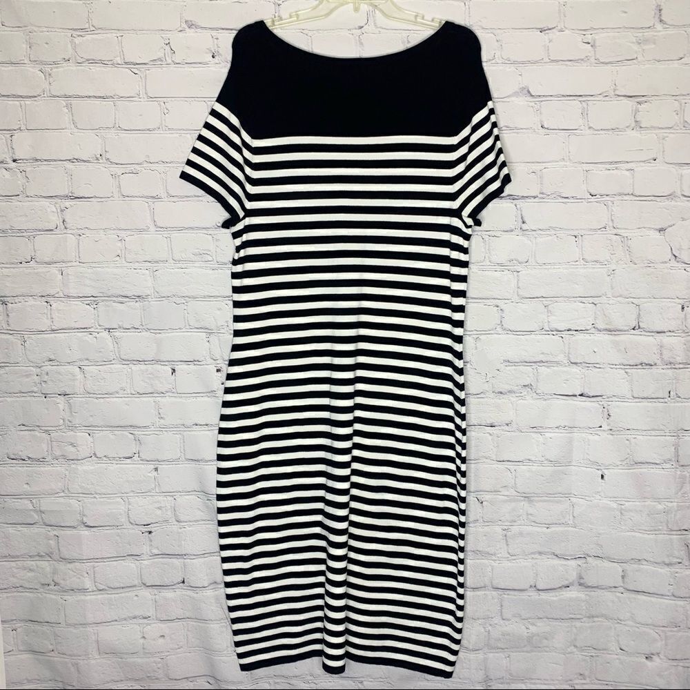 Torrid Black and white stripe sweater knit short sleeve shift dress - Picture 6 of 11